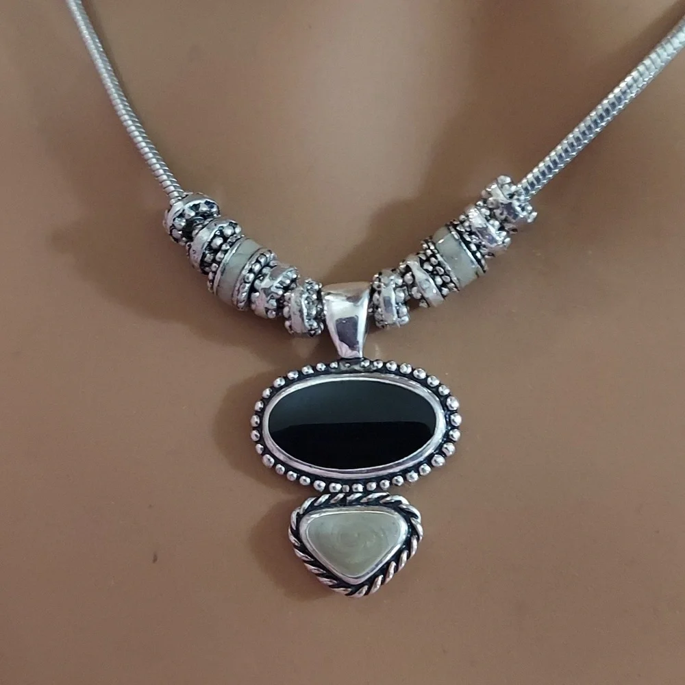 Kenneth Cole Silver Black & Grey Beaded Pendant snake Rope chain Necklace